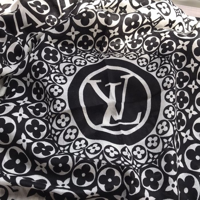 Louis Vuitton Scarf LV00083